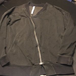 GUC Lululemon Black Strip ZIP Up Size 10